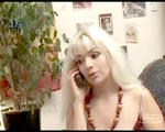 Blondasse frustrée - Photo 1
