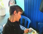 � la main...