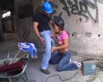 Femme au chantier - Photo 1